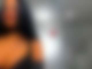Live cam show with Rafaelle - Landingstrip on Mixed Magazine Live
