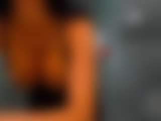 Live cam show with Rafaelle - Small Tits on xplaylive.com