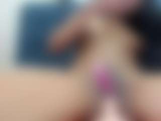Live cam show with Agata-Wishx - Smoking on StripNow