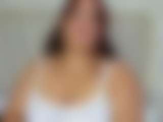 Live cam show with Alana La Latina - Brown Hair on fuck-show.com