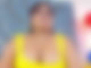 Live cam show with Alana La Latina - Middle Aged on justonemore.cc