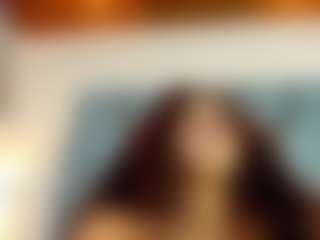 Live cam show with Alana La Latina - Public Brown Hair on chickslive.net