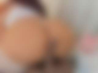 Alana La Latina 🍑's Live Sex Cam Show