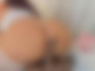 Alana La Latina 🍑's Live Sex Cam Show