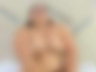 Live cam show with Alana La Latina - Public Curvy on nudelive.tv