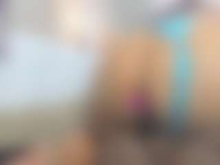 Live cam show with Alana La Latina - Public Brown Hair on Camsoda