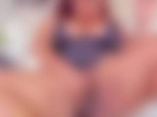Live cam show with Alana La Latina - Drinking on sexylive.show