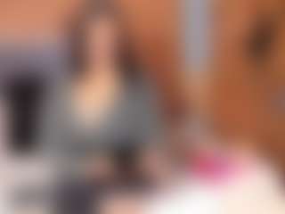 Live cam show with victoria-willde - Lush Brown Hair on AdultVida.com