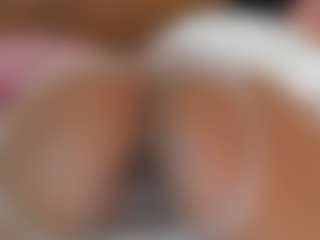 Live cam show with kiara princess - Oil on Camiplay Live