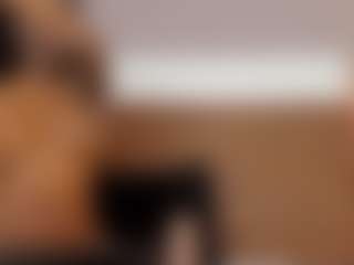 Live cam show with kiara princess - Fingers on Camsoda