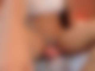 Show en direct avec kiara princess - Shaved Pussy Brown Hair sur Camsoda