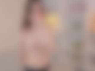Live cam show with GiselleVillacrusis - Tiny Tits on Milfs Live