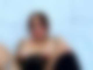 Live cam show with Brenda Rosse - Gagging on Camsoda