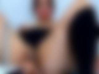 Live cam show with Brenda Rosse - Gagging on Camsoda