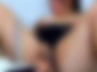 Live cam show with Brenda Rosse - Gagging on Camsoda