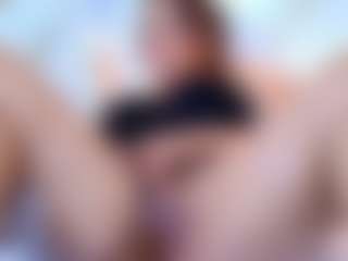 Live cam show with Brenda Rosse - Brown Hair on CamwithHer