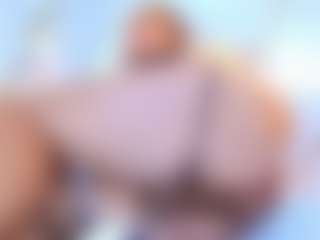 Live cam show with Brenda Rosse - Tease Brown Hair on Camsoda