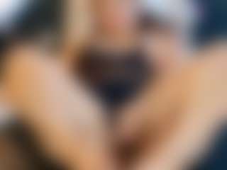 Live cam show with Brenda Rosse - Fetish Brown Hair on Camsoda