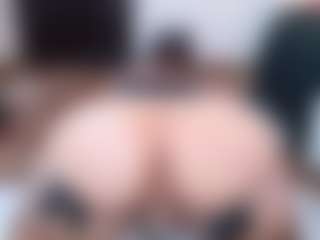 Live cam show with Brenda Rosse - Striptease MILF on madthumbs