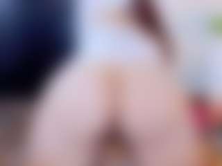 Live cam show with Brenda Rosse - Smoking Latina on Camsoda | colombia