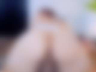 Live cam show with Brenda Rosse - Curvy MILF on Camsoda
