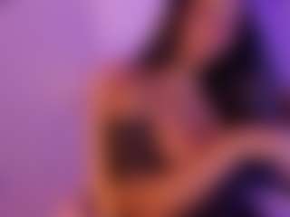 Cinnamoon's Live Sex Cam Show