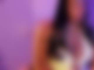 Cinnamoon's Live Sex Cam Show