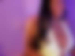 Cinnamoon's Live Sex Cam Show