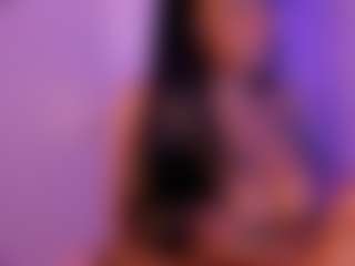 Live cam show with Cinnamoon - Shaved Pussy on luckytryst.com