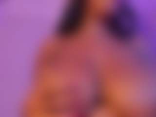 Live cam show with Cinnamoon - Tease on googirlz