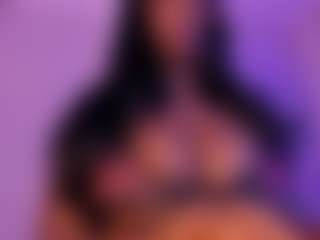 Live cam show with Cinnamoon - Curvy on Free Soda