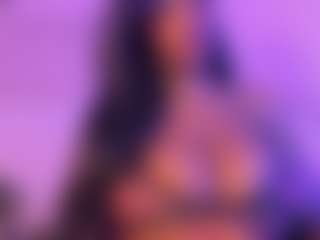 Cinnamoon's Live Sex Cam Show