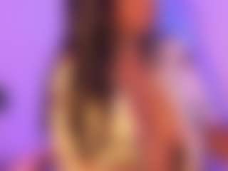Live cam show with Cinnamoon - Amateur Brown Hair on Camversity
