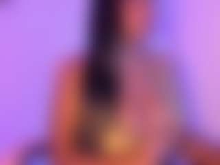 Live cam show with Cinnamoon - Public Curvy on CamClone