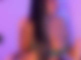 Live cam show with Cinnamoon - Body Massage on SxyPornLive