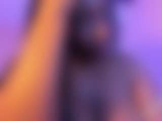 Live cam show with Cinnamoon - Public Curvy on TastyBlacksLive