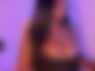 Cinnamoon's Live Sex Cam Show