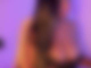 Cinnamoon's Live Sex Cam Show