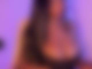Cinnamoon's Live Sex Cam Show