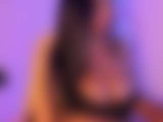 Cinnamoon's Live Sex Cam Show