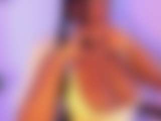 Live cam show with Cinnamoon - Public Brown Hair on Sweet Sext