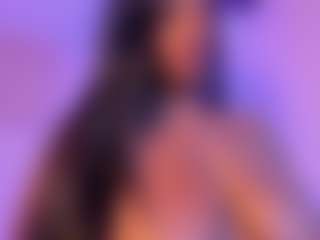 Live cam show with Cinnamoon-Natural Boobs - Big Tits Brown Hair on Camiplay Live
