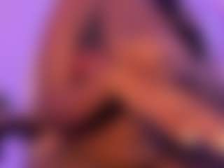 Cinnamoon-Natural Boobs's Live Sex Cam Show