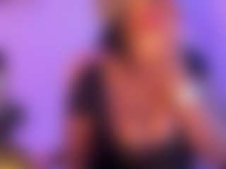 Cinnamoon-Natural Boobs's Live Sex Cam Show