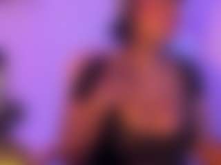 Cinnamoon-Natural Boobs's Live Sex Cam Show