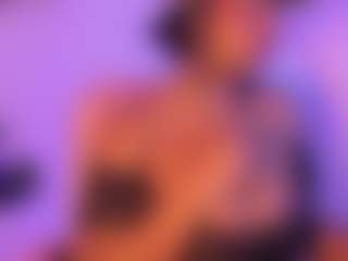 Cinnamoon-Natural Boobs's Live Sex Cam Show