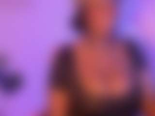 Cinnamoon-Natural Boobs's Live Sex Cam Show