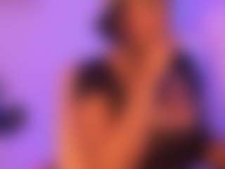 Cinnamoon-Natural Boobs's Live Sex Cam Show