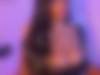 Cinnamoon-Natural Boobs's Live Sex Cam Show