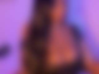 Cinnamoon-Natural Boobs's Live Sex Cam Show
